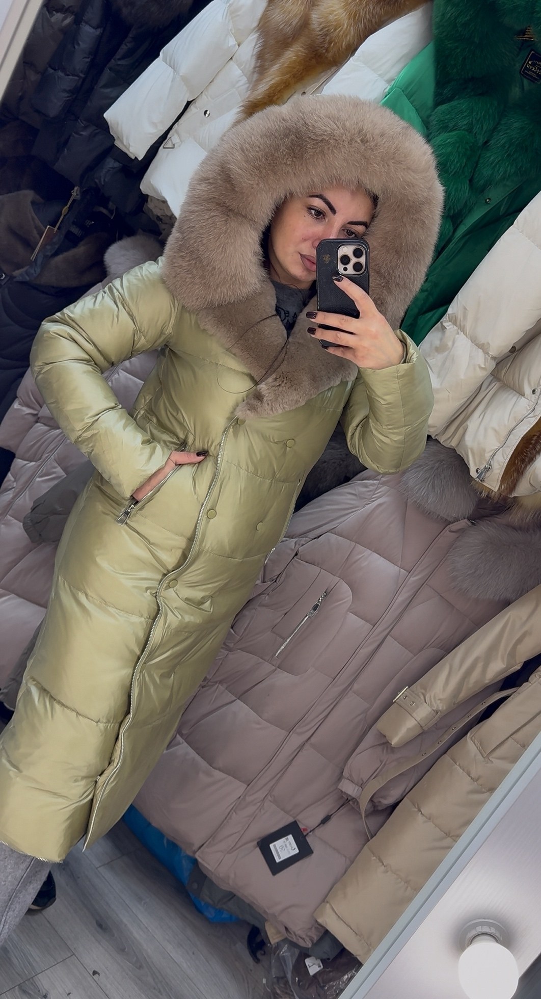 пуховики с натуральным мехом,длинные пуховики,пуховики с мехом,пуховик женский,зимние куртки