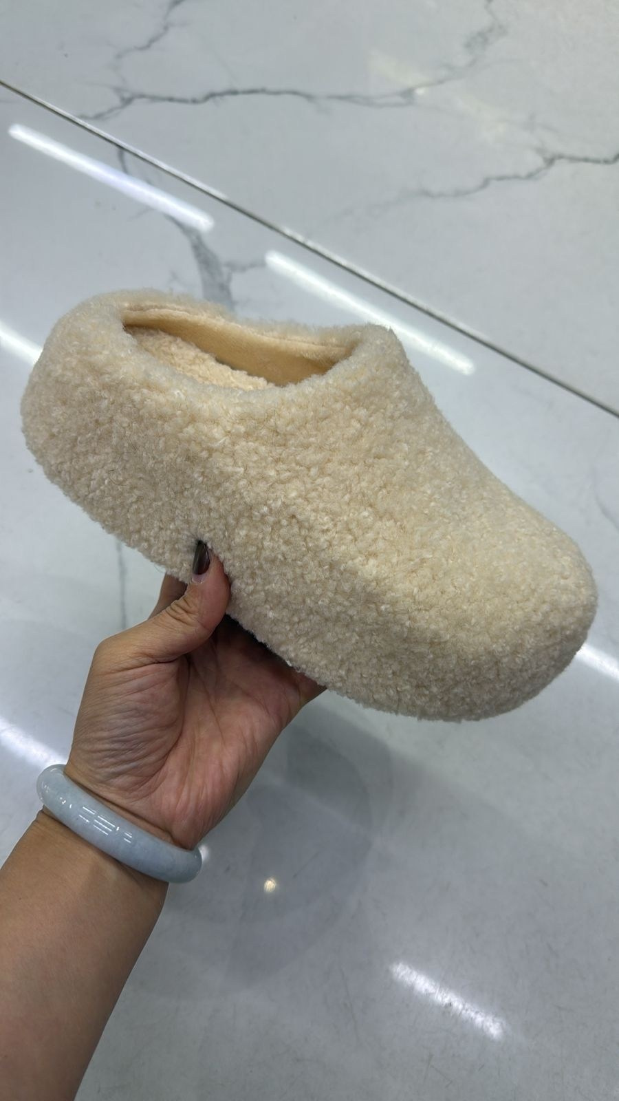 ,женские тапочки,тапочки меховые домашние,модные тапочки,меховые тапочки