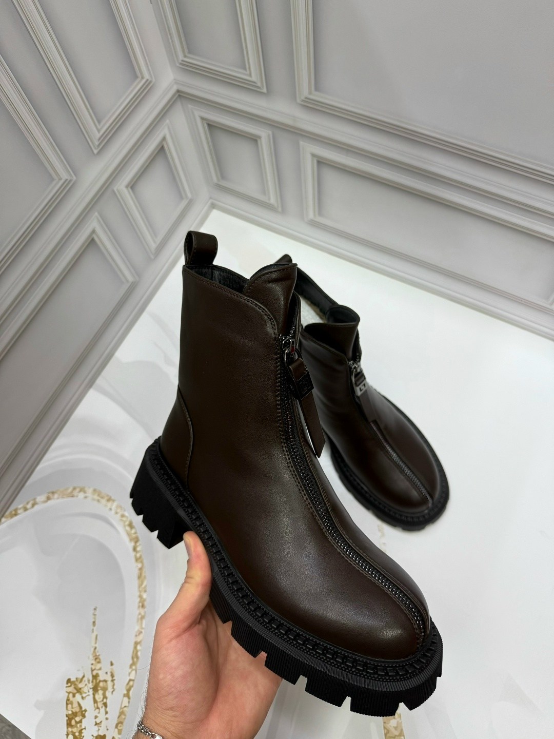 ,ботинки женские,женская ,ботинки с замком,ботинка