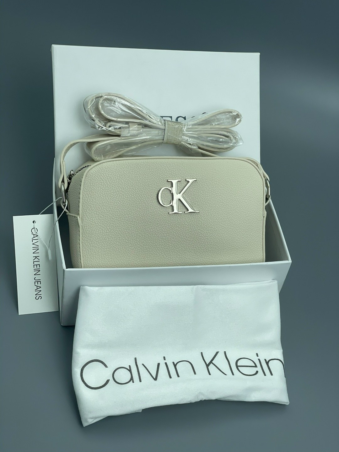 сумка кросс боди calvin klein,сумка через плечо calvin klein,сумка calvin klein женская через плечо,сумка calvin klein для женщин,calvin klein сумка
