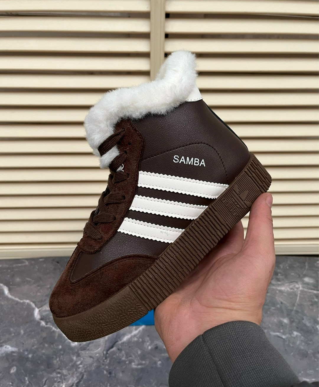 зимние кроссовки адидас замшевые,теплые зимние кроссовки адидас,зимние кроссовки adidas,кроссовки adidas,кроссовки адидас superstar зимние