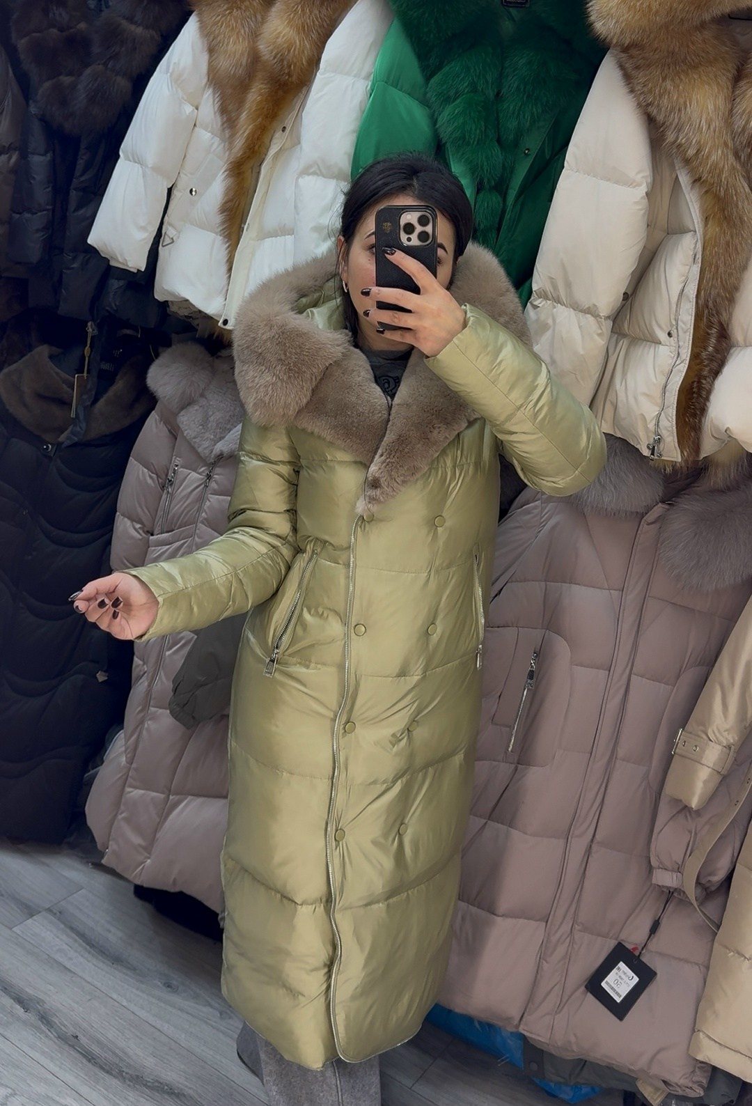 пуховики с натуральным мехом,длинные пуховики,пуховики с мехом,пуховик женский,зимние куртки
