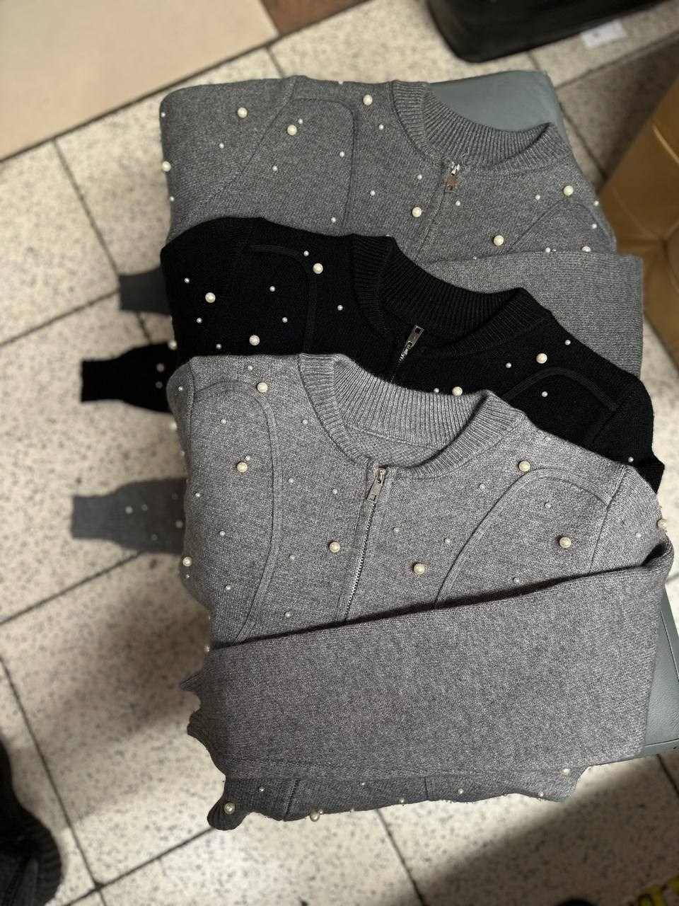 джемпер с бусинами,модный джемпер,женская кофта,трикотажный свитер,свитер с бусинами