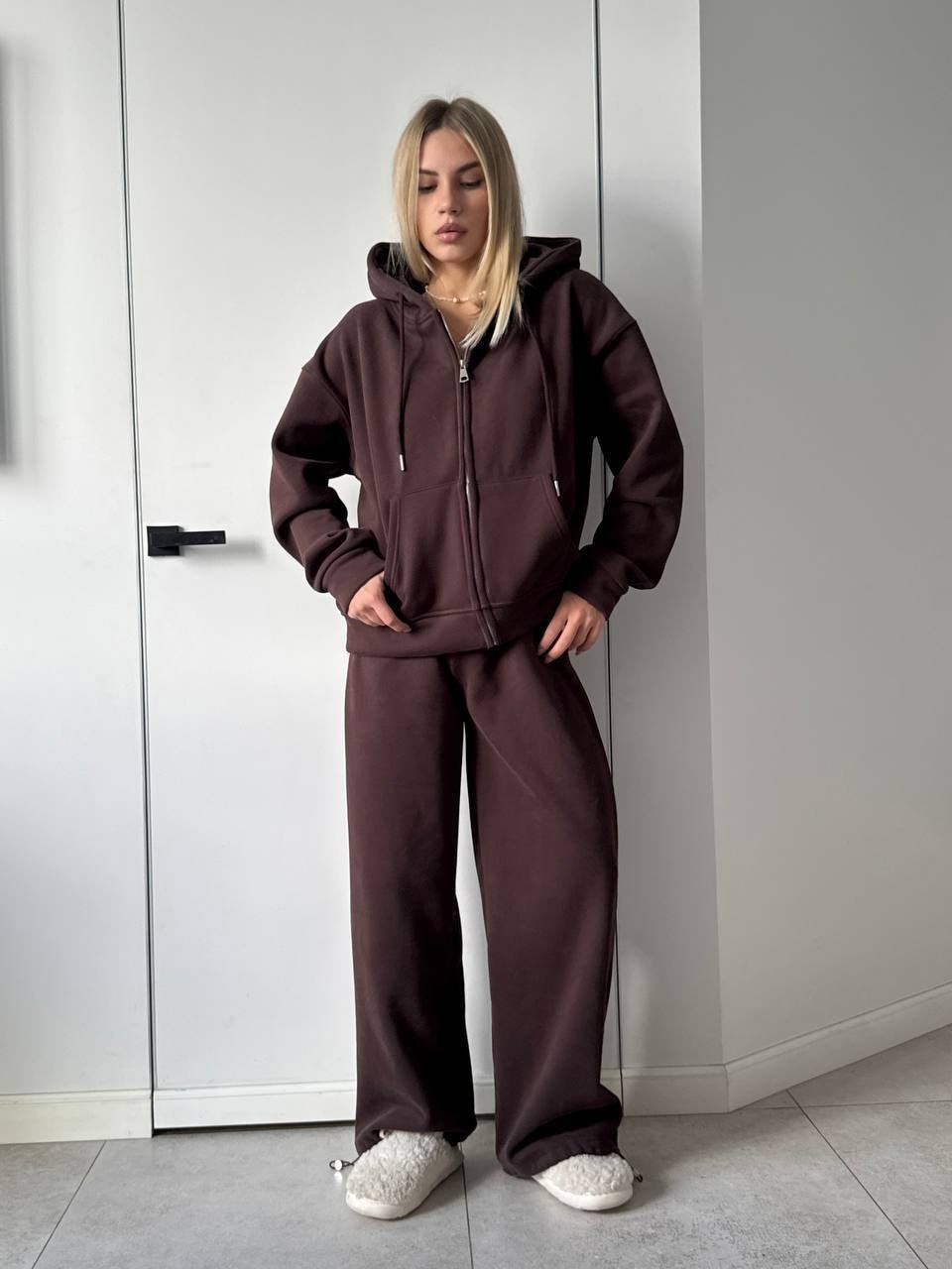 костюм коричневый,костюм тройка,женские костюмы,спортивные костюм,костюм женский тройка