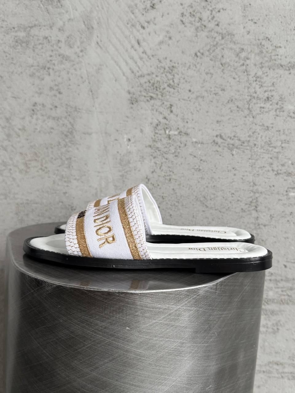 шлепанцы кристиан диор,шлепанцы женские кристиан диор,шлепки диор женские,женские шлепанцы,шлепки диор