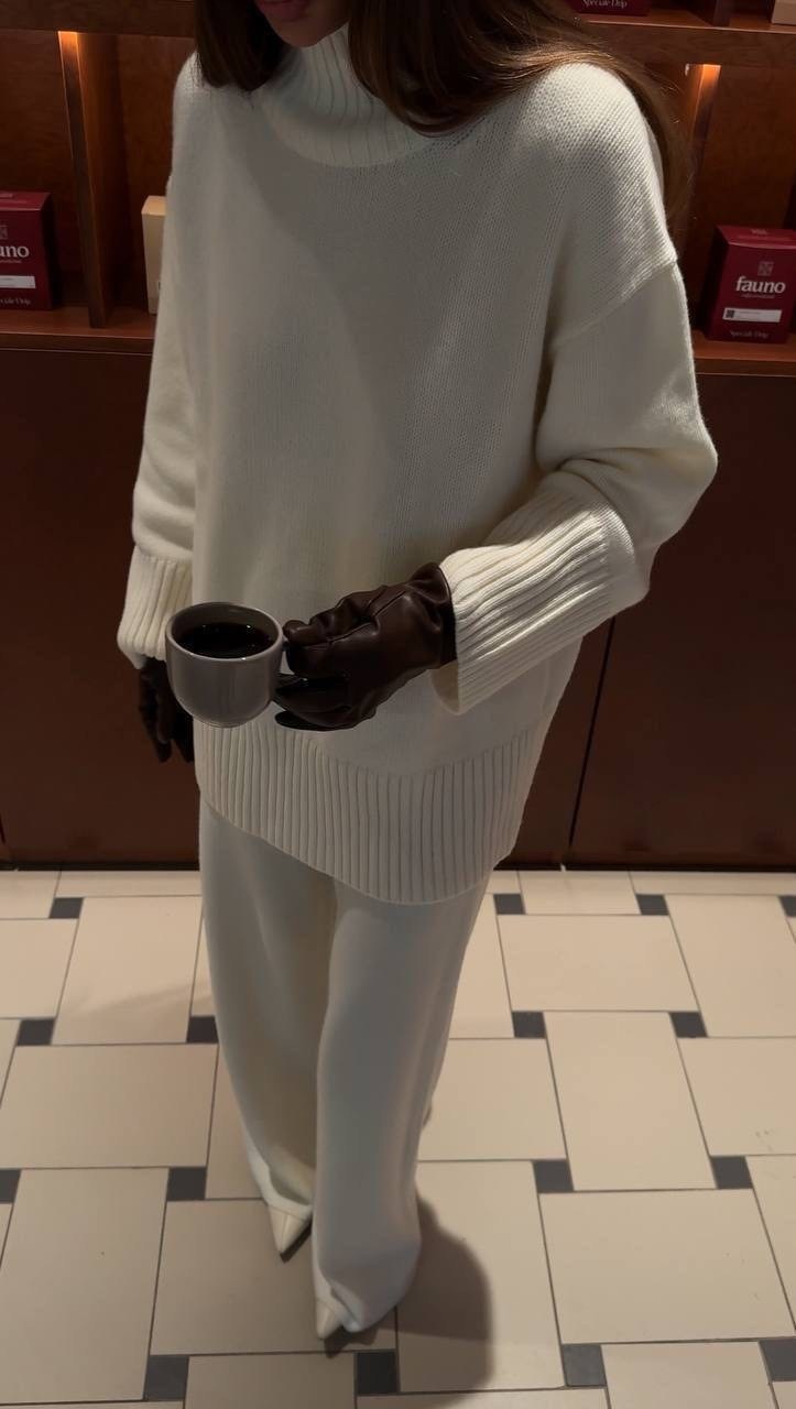 костюм с брюками,трикотажные костюмы,вязаные костюмы,теплый костюм женский,костюм молочный