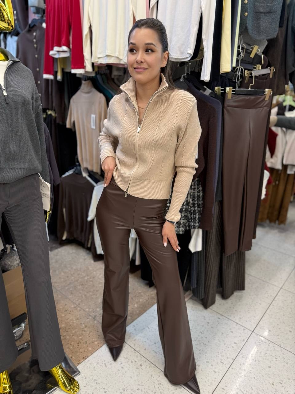 кожаные брюки,коричневые кожаные брюки,брюки из матовой экокожи,кожаные штаны,брюки кожаные палаццо