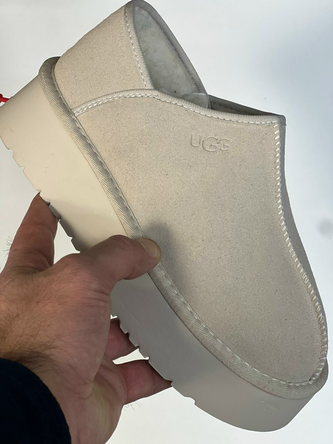 ,женская ,женские слипоны,угги мужские,кроссовки ugg