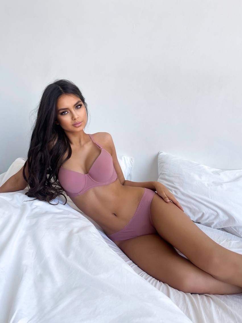 женское нижнее белье,девушка,женские комплекты белья,нижнее белье женский комплект,бюстгальтер