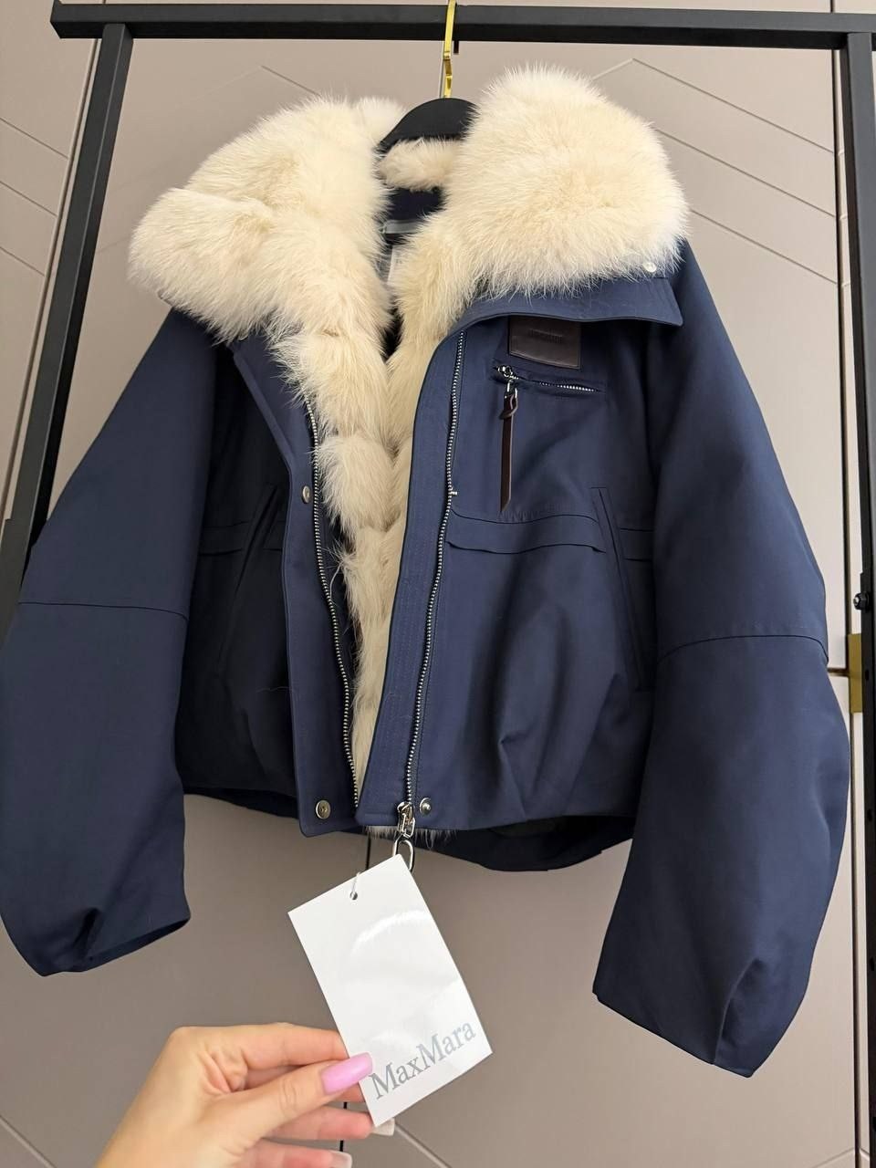 женская зимняя куртка,куртка с воротником,парка с меховым,меховая куртка,куртка с карманами