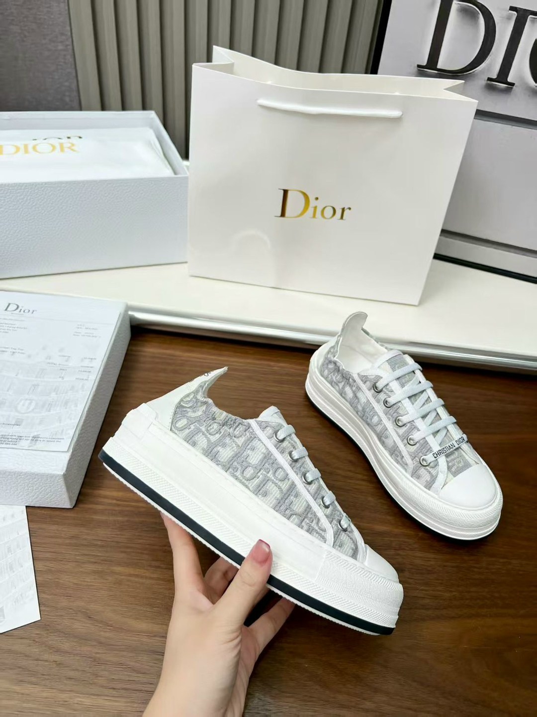 dior кроссовки,кеды dior,кеды dior женские,кеды christian dior,кеды диор