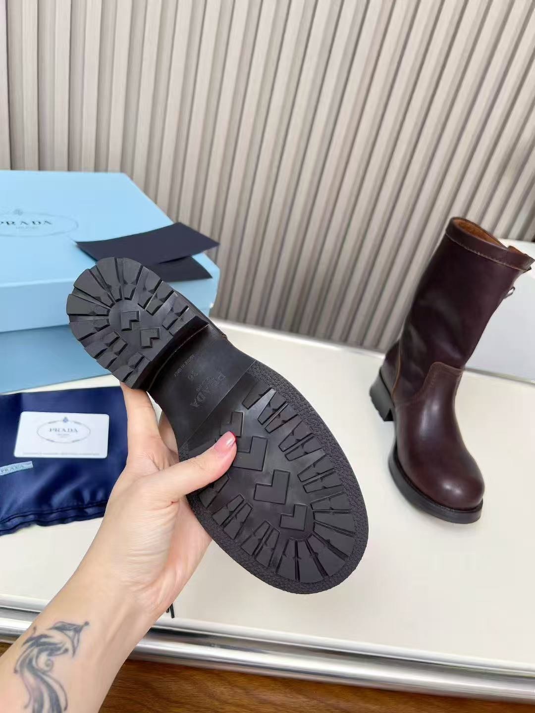 кожаные сапоги miu miu,женские сапоги,сапоги,сапоги кожаные женские,