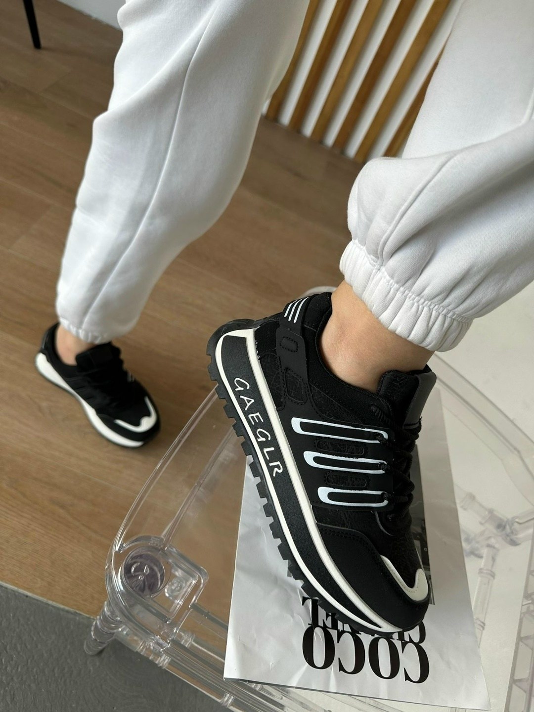 кроссовки женскиe,,кроссовки брендовые,модные кроссовки,кроссовки удобные