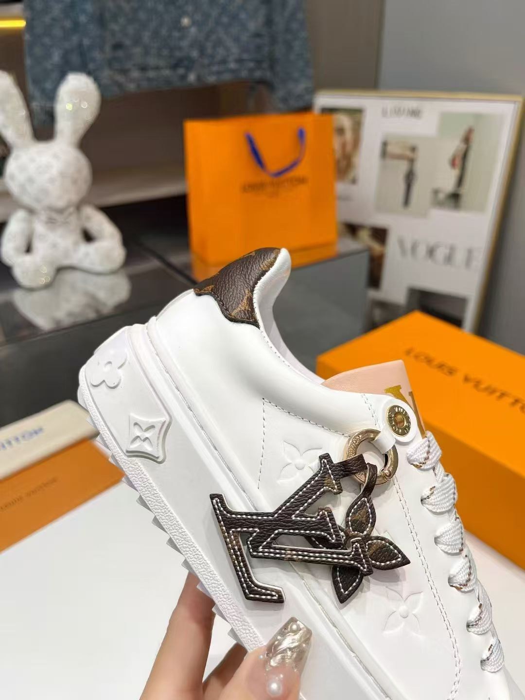 кроссовки женские louis vuitton,,кеды луи виттон женские,кеды louis vuitton,кроссовки и кеды луи виттон