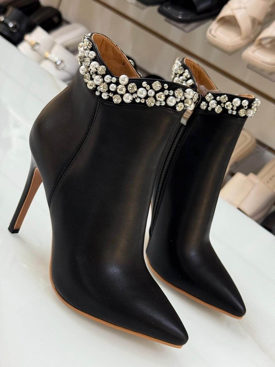 ботильоны джимми чу,женские ботильоны,ботильоны модные,ботинки на шпильке,ботильоны на шпильках