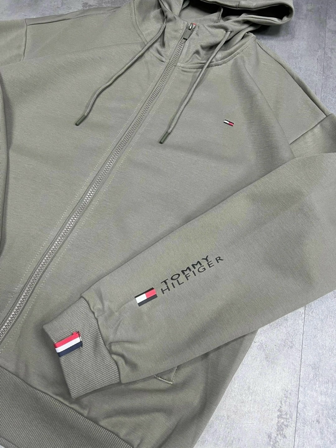 спортивный костюм tommy hilfiger,спортивные костюм,мужские спортивные костюмы,мужской спортивный костюм на флисе