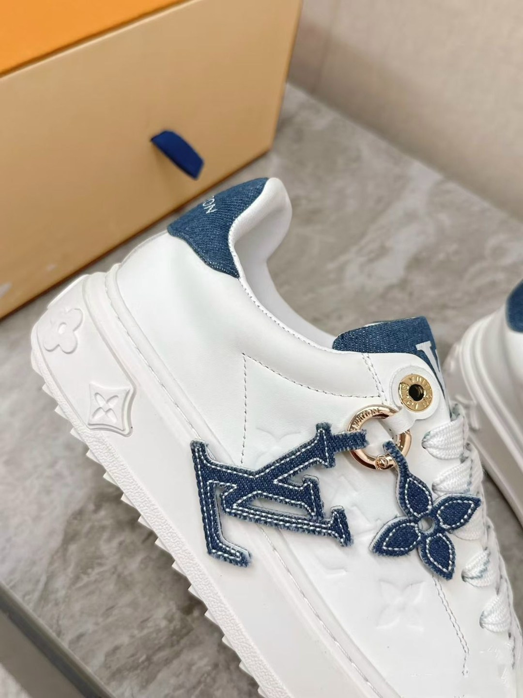 ,кроссовки женские louis vuitton,кеды louis vuitton,кеды луи витон женские белые,кроссовки и кеды луи виттон