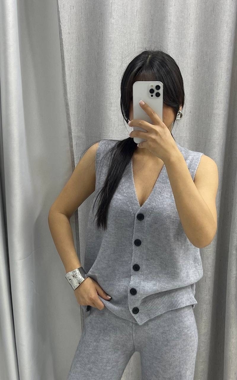 вязаные жилеты,жилетка вязаная,женский вязаный жилет,трикотажный жилет,трикотажные костюмы