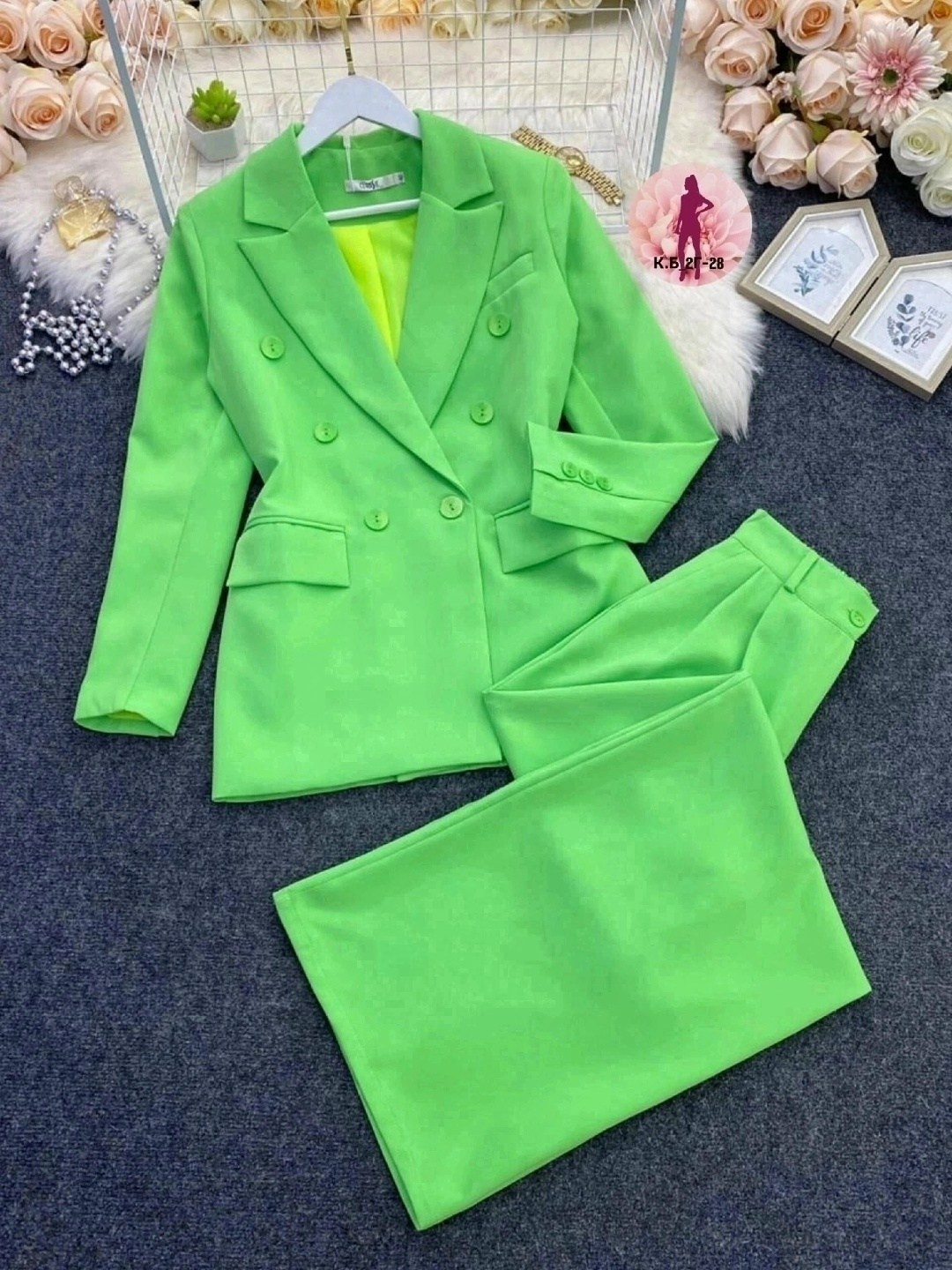 костюмы брючные,костюмы брючные женские,деловой костюм женский,салатовый брючный костюм женский,брючный костюм для офиса