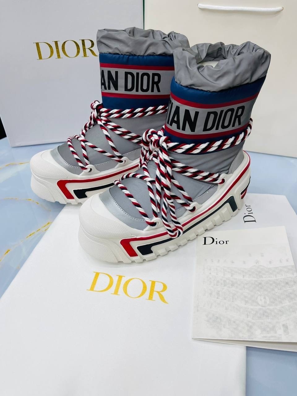 ботинки dior,дутики кристиан диор,dior кроссовки,зимние ботинки dior в стиле apres-ski dioralps,луноходы кристиан диор