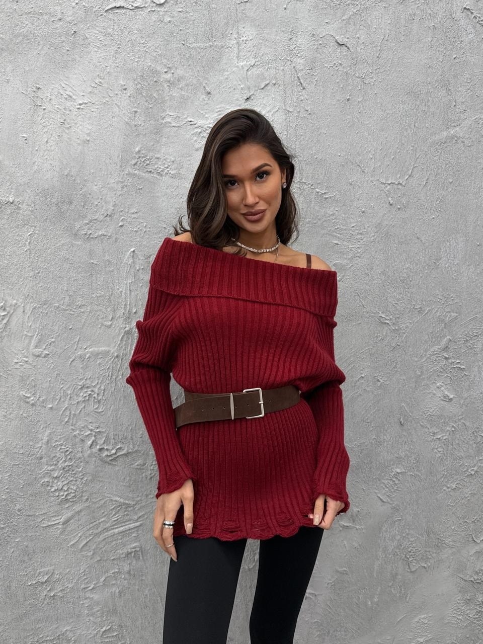 свитер с открытыми плечами,вязаный свитер с открытыми плечами,свитер с открытыми плечами женский,женский свитер,вязаные свитера