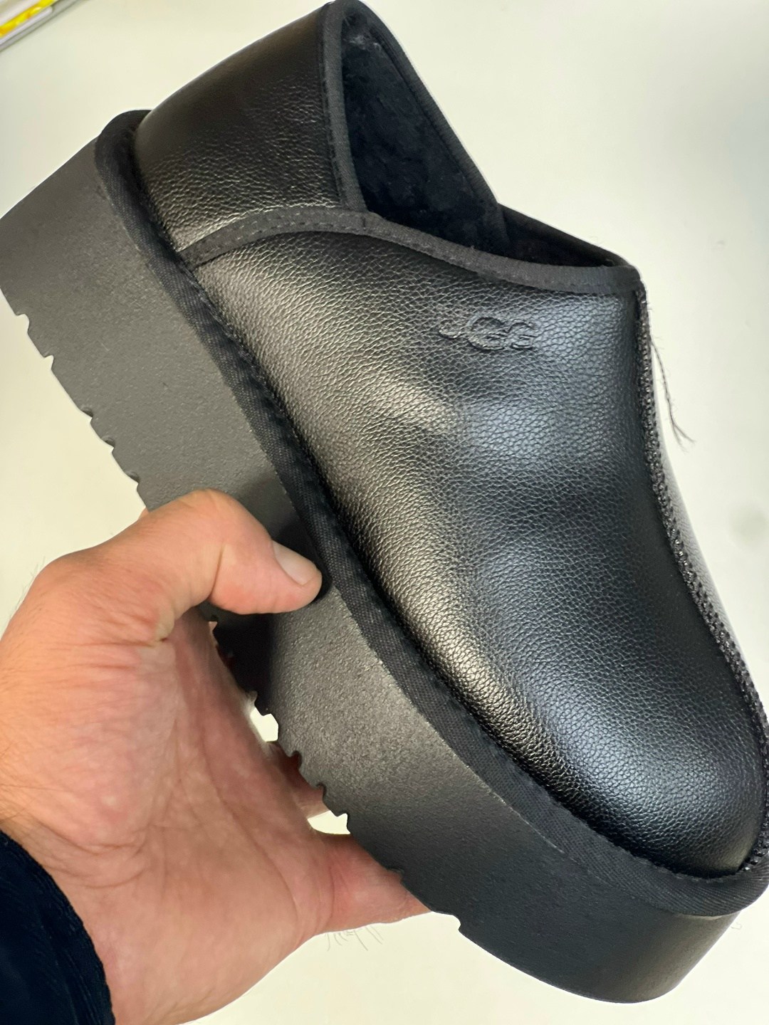 ,женская ,женские слипоны,угги мужские,кроссовки ugg