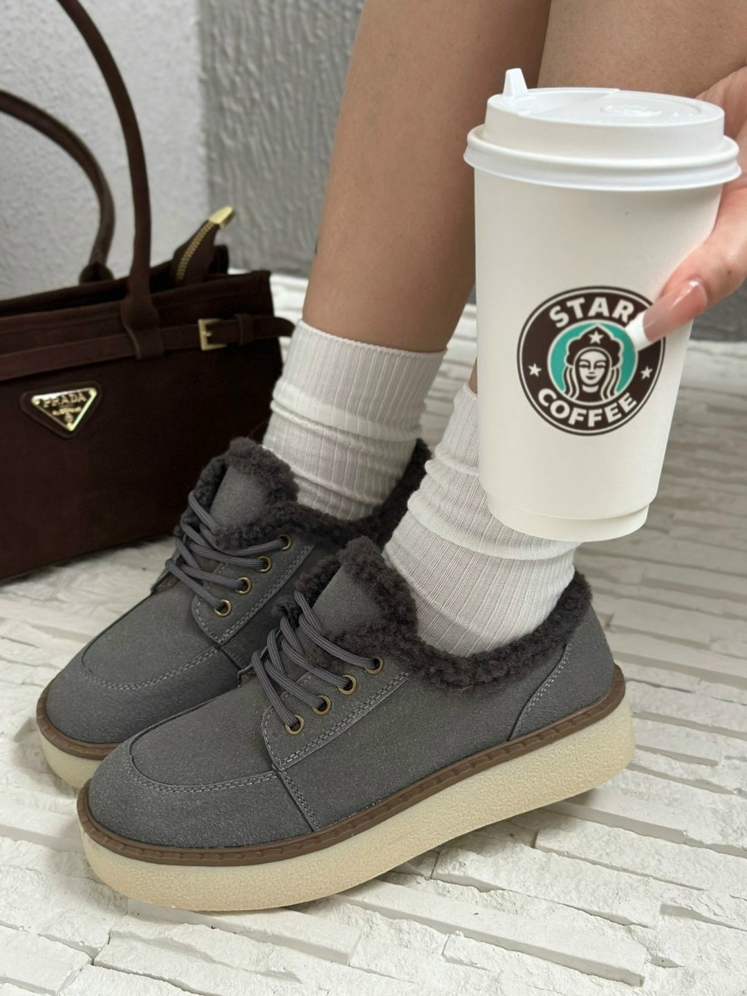 ,кроссовки женскиe,женская , на плоской подошве,замшевые кроссовки