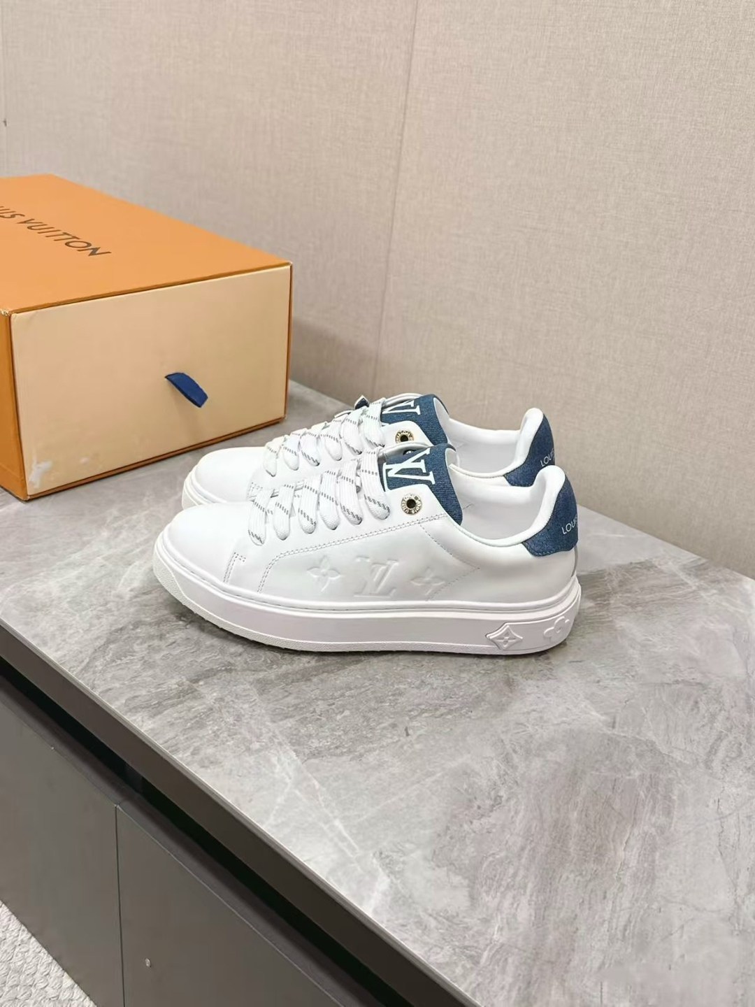,кроссовки женские louis vuitton,кеды louis vuitton,кеды луи витон женские белые,кроссовки и кеды луи виттон