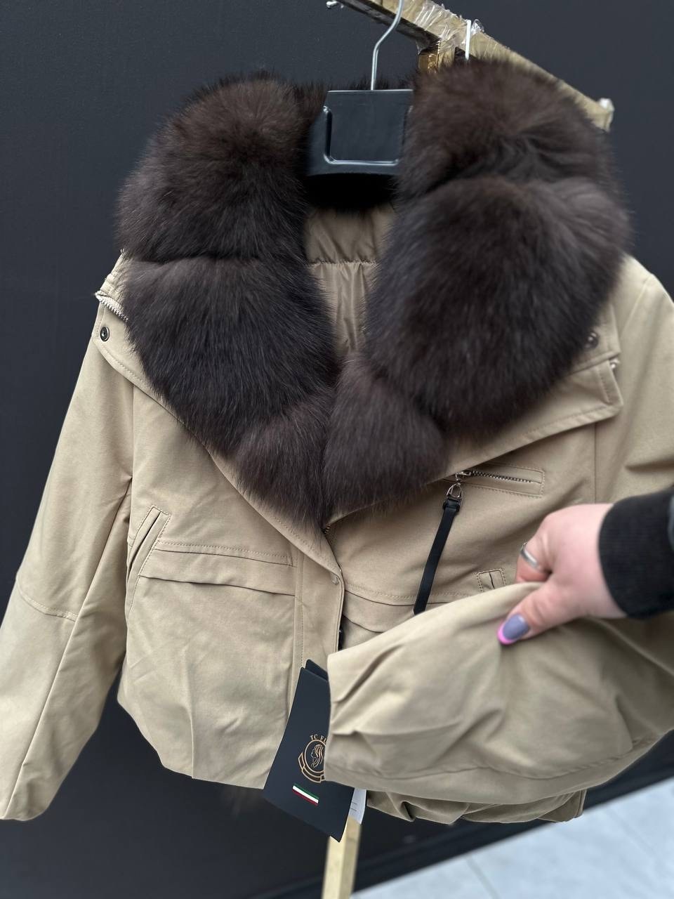 пуховики с мехом,пуховики с натуральным мехом,парка с натуральным мехом,меховая куртка,пуховик для женщин