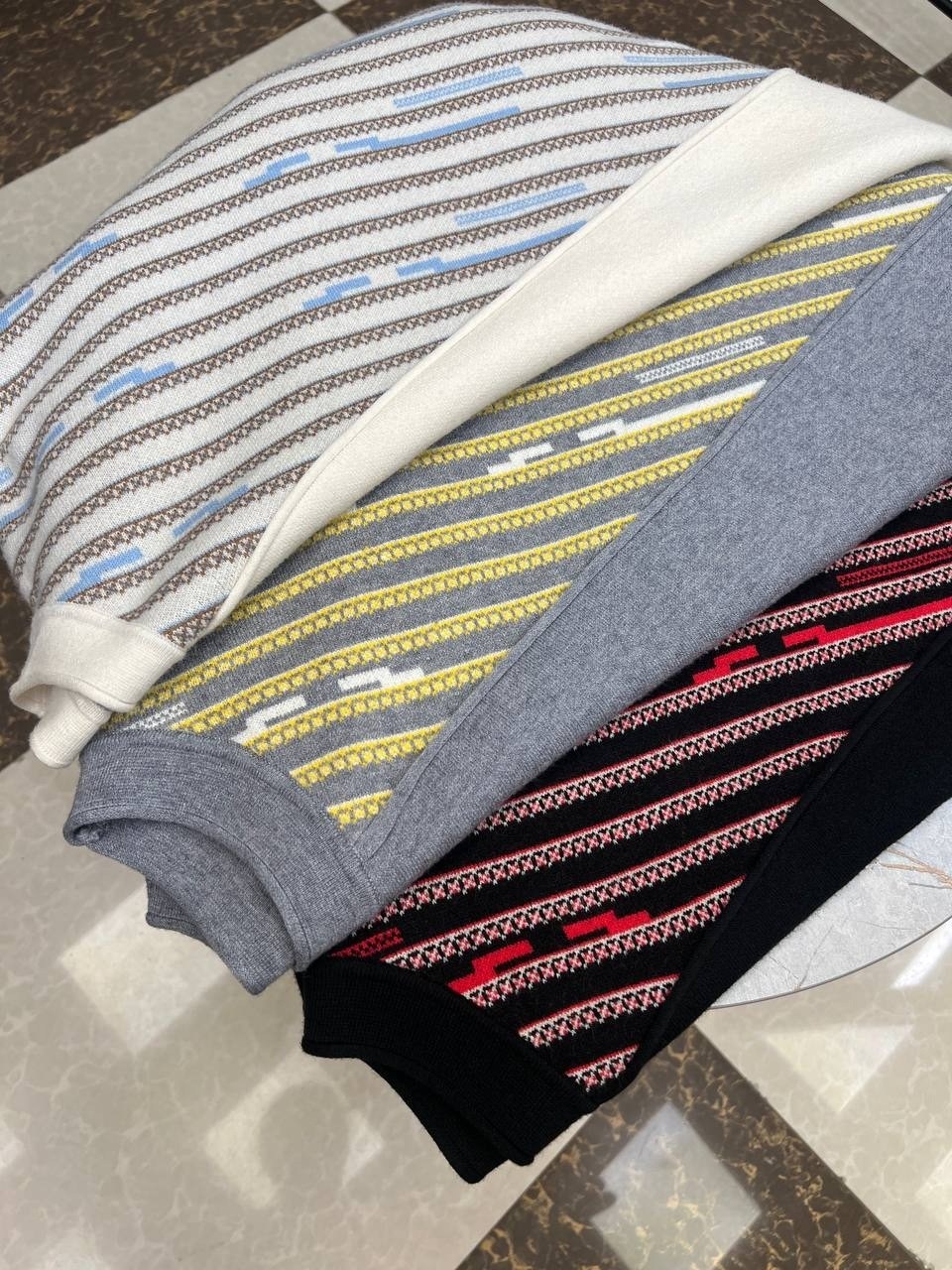 модные свитера,костюмы брючные,свитер джемпер,джемпер прямого силуэта,джемпер с высоким воротом