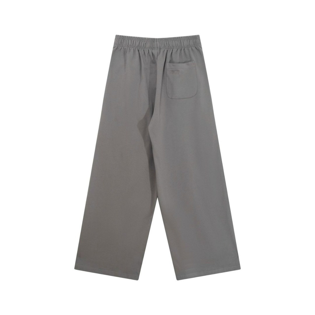 толстовки оверсайз,толстовка свободного кроя,серые брюки,спортивные костюмы