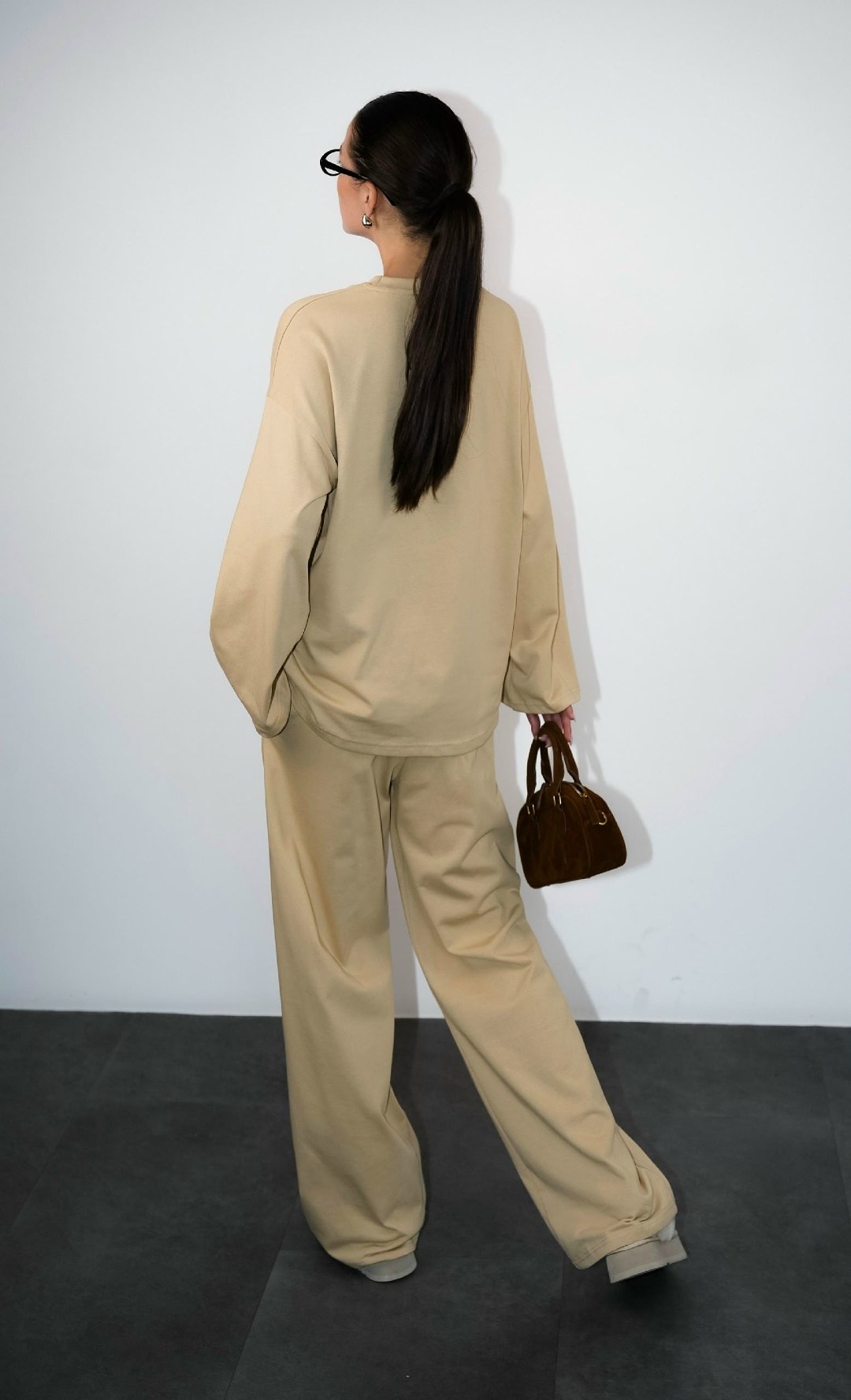 бежевый свитшот,свитшот женская,джемпер базовый,лонгслив женская оверсайз,лонгслив оверсайз