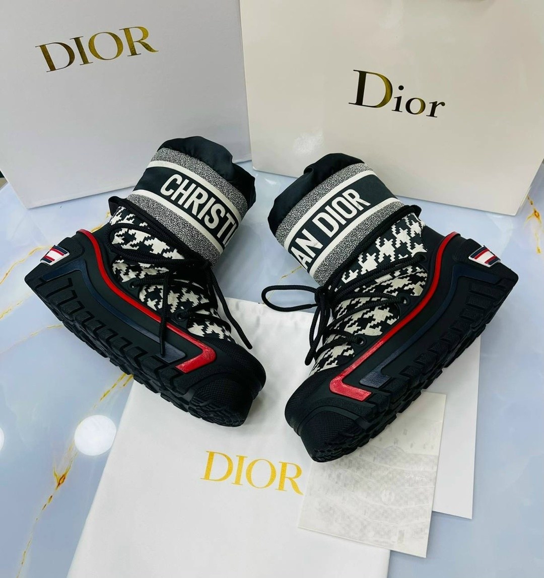 ботинки dior,дутики кристиан диор,dior кроссовки,зимние ботинки dior в стиле apres-ski dioralps,луноходы кристиан диор