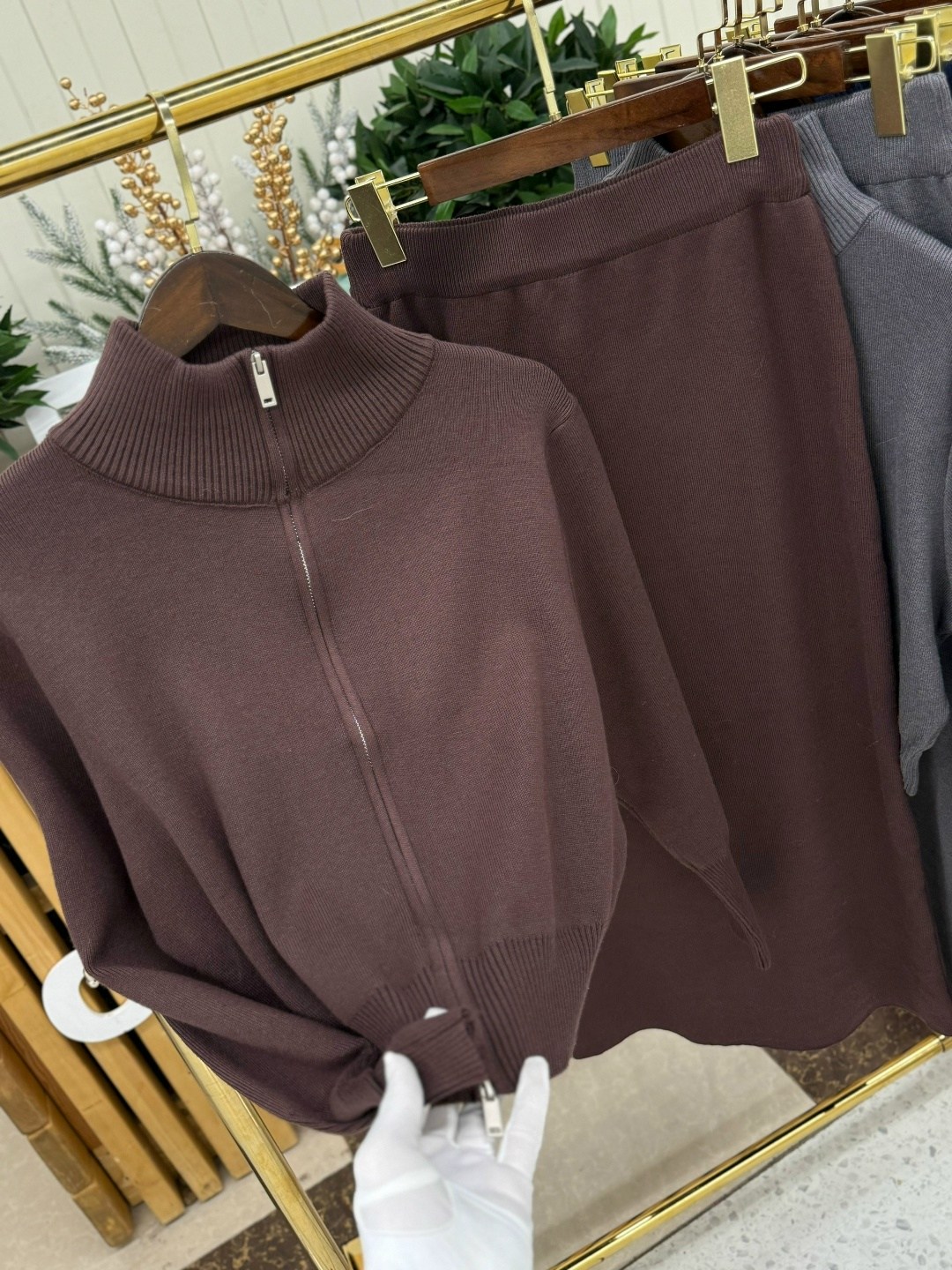 костюм повседневный,трикотажный костюм,вязаные костюмы,трикотажные костюмы с юбкой,женские костюмы с юбкой