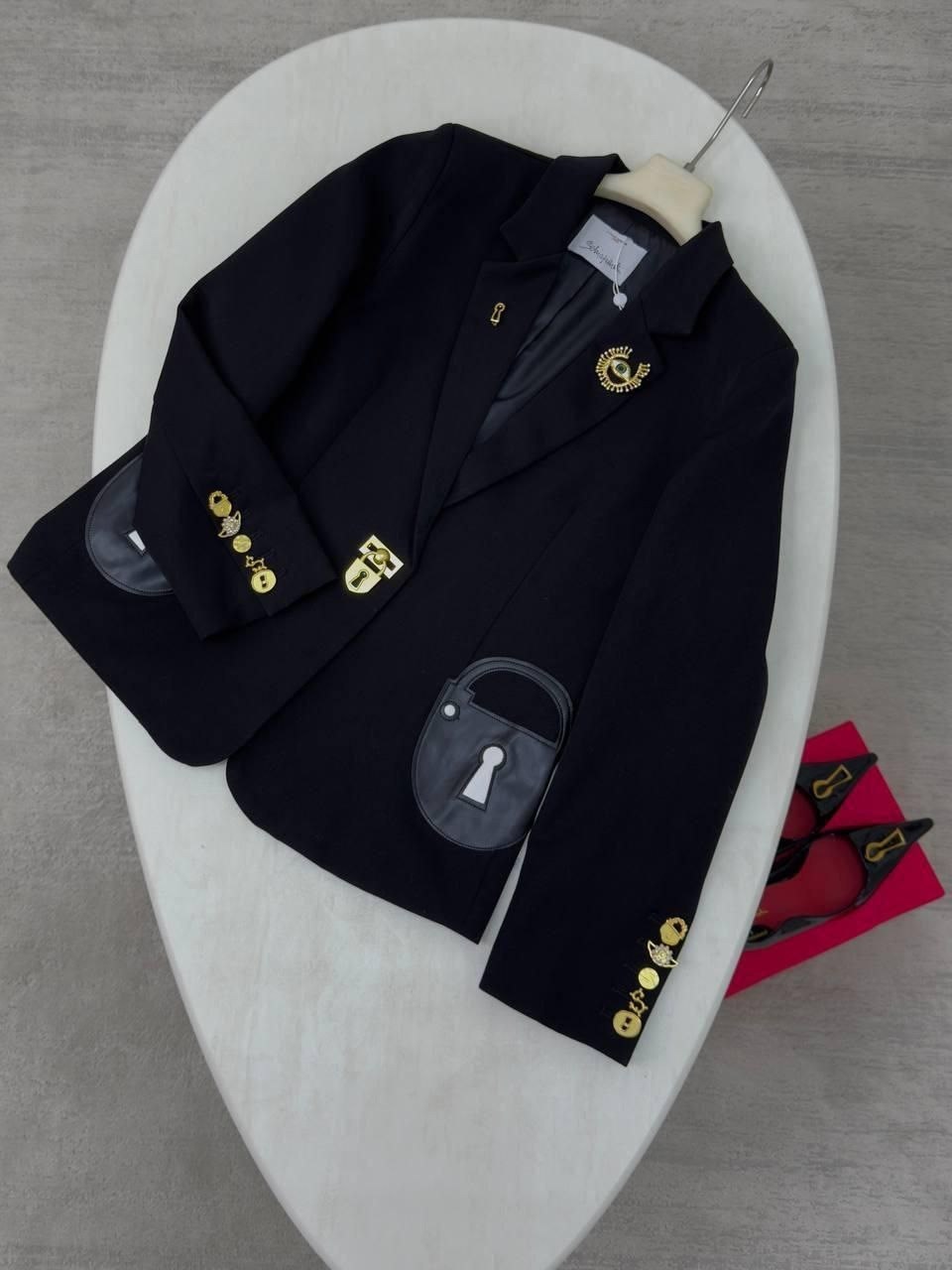 костюмы брючные,женские брючные костюмы,женские костюмы,брючный костюм черный,классический женский костюм