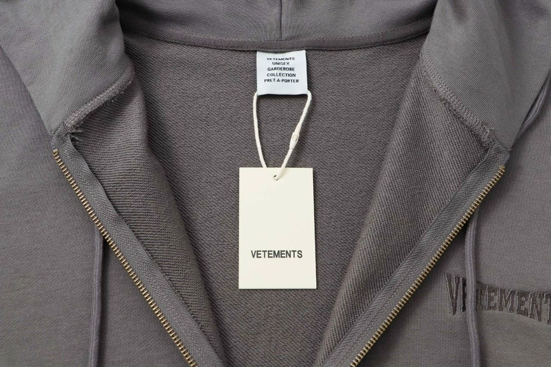 толстовки оверсайз,толстовка свободного кроя,серые брюки,спортивные костюмы