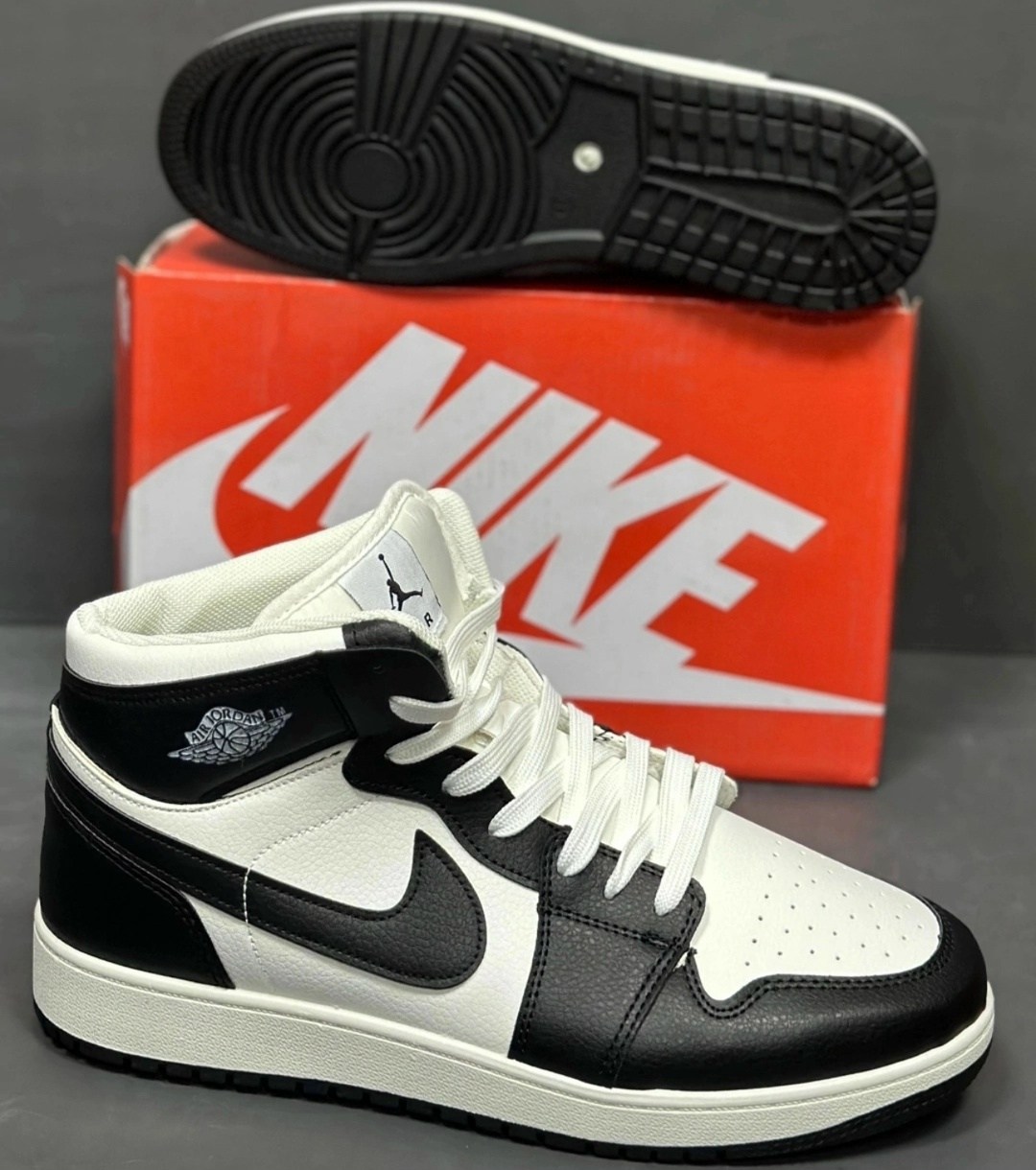 мужские кроссовки nike air jordan 1 retro high, мужская кроссовки,кроссовки для мужчин,кроссовки nike air jordan 1,кроссовки мужские nike air jordan