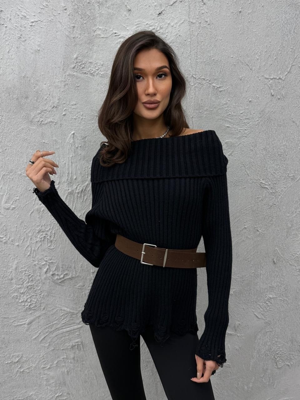 свитер с открытыми плечами,вязаный свитер с открытыми плечами,свитер с открытыми плечами женский,женский свитер,вязаные свитера