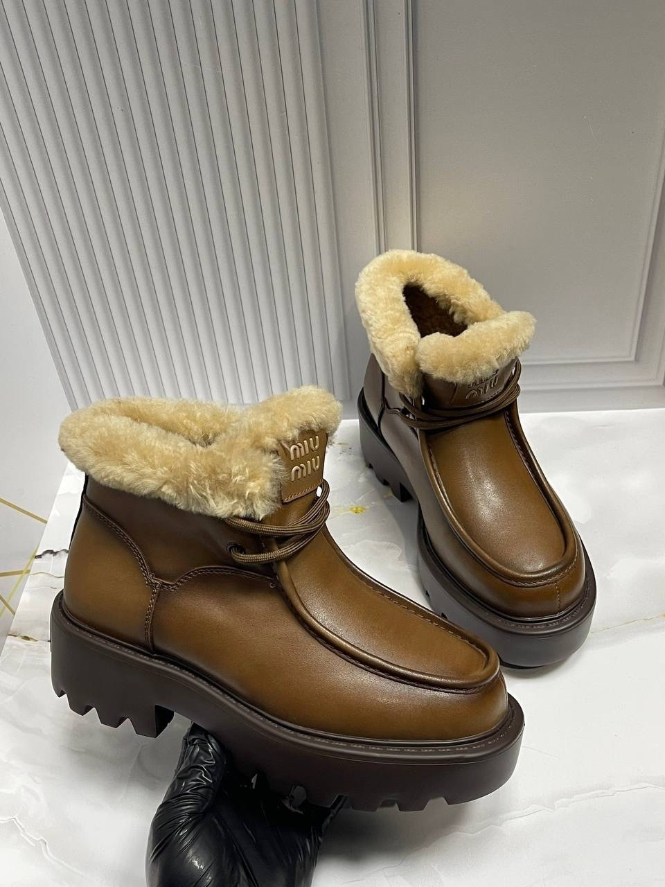 ,женские ботинки,ботинка женские зимние,зимняя женская ,ботинки miu miu