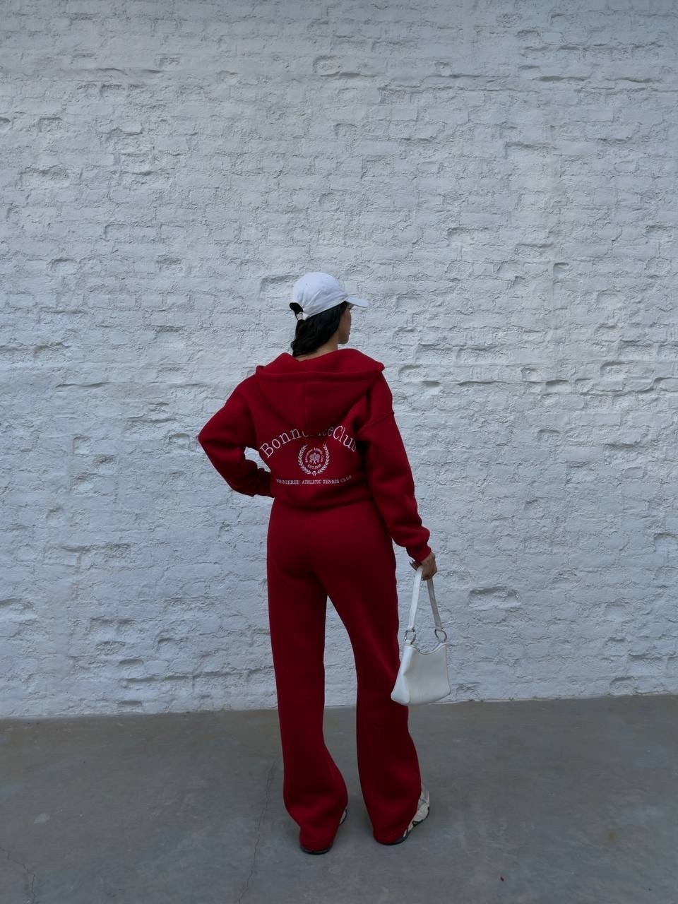 костюмы женские спортивные,спортивные костюм,костюмы брючный,женские костюмы,красный костюм