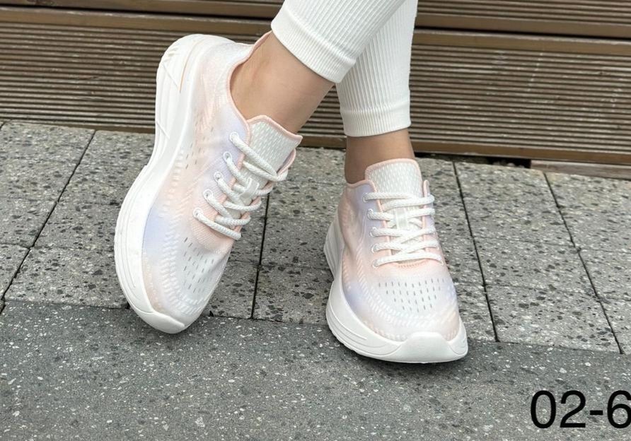 женские кроссовки,кроссовки,кроссовки для женщин,кроссовки модные,спортивная