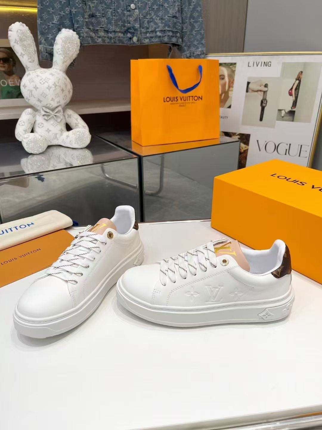 кроссовки женские louis vuitton,,кеды луи виттон женские,кеды louis vuitton,кроссовки и кеды луи виттон