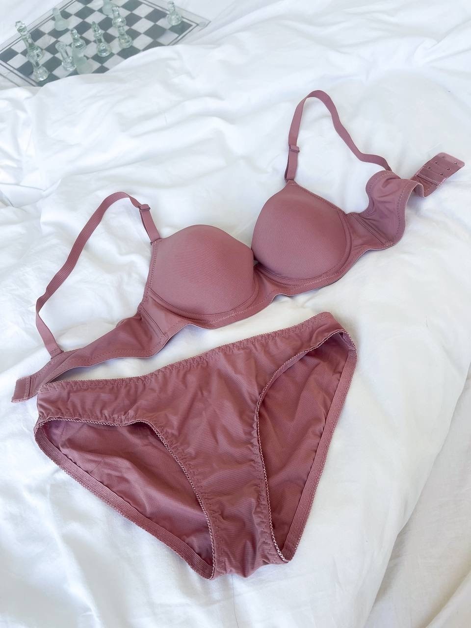 женское нижнее белье,девушка,женские комплекты белья,нижнее белье женский комплект,бюстгальтер