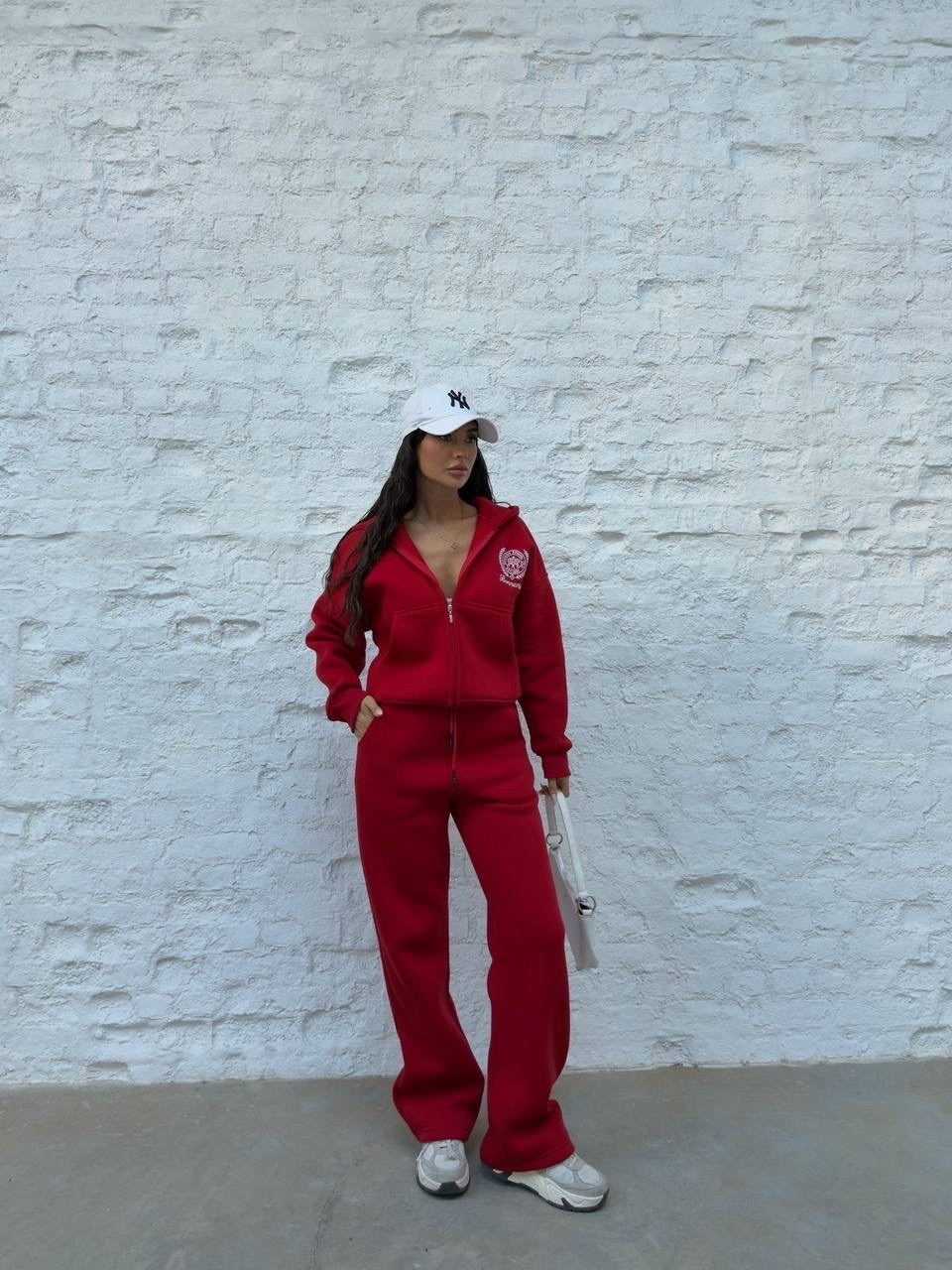 костюмы женские спортивные,спортивные костюм,костюмы брючный,женские костюмы,красный костюм