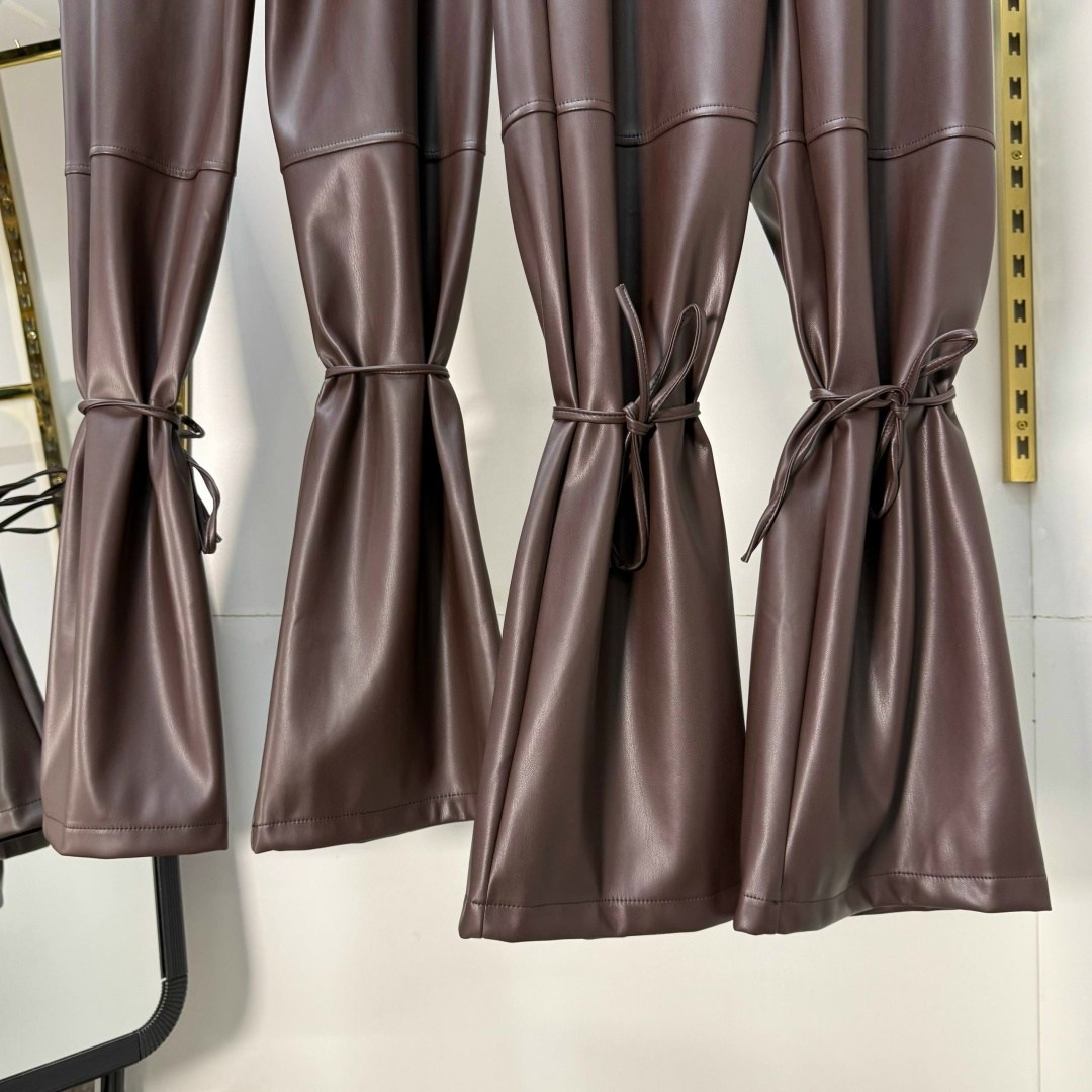 брюки кожаные,женские кожаные брюки,кожаные брюки широкие,кожаные штаны,брюки палаццо экокожа