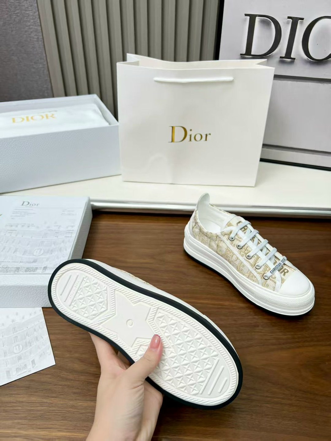 dior кроссовки,кеды dior,кеды dior женские,кеды christian dior,