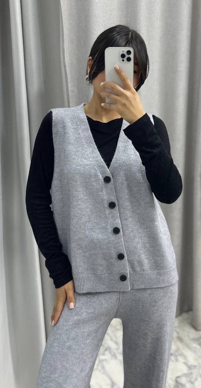 вязаные жилеты,жилетка вязаная,женский вязаный жилет,трикотажный жилет,трикотажные костюмы