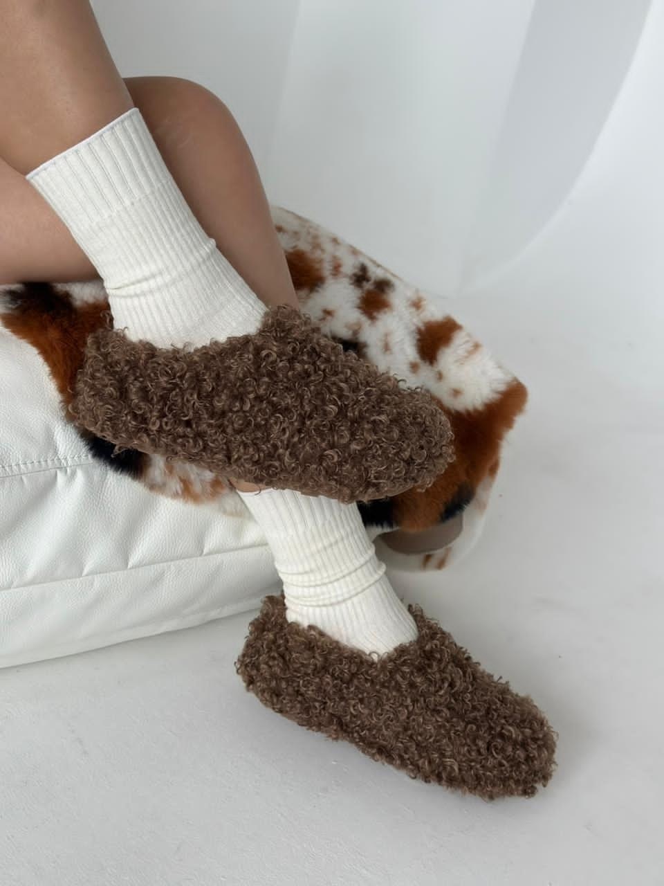 ,домашние тапочки,тапочки домашние женские,меховые тапочки,домашние тапочки чуни из овечьей шерсти