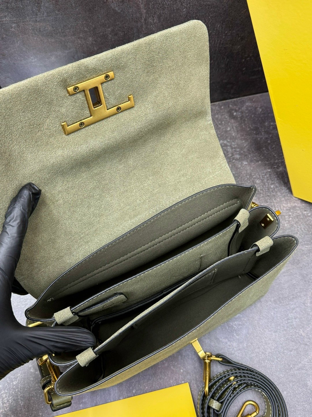 сумка женская fendi,сумка fendi,сумка фенди зеленая замшевая,сумка,сумка женская