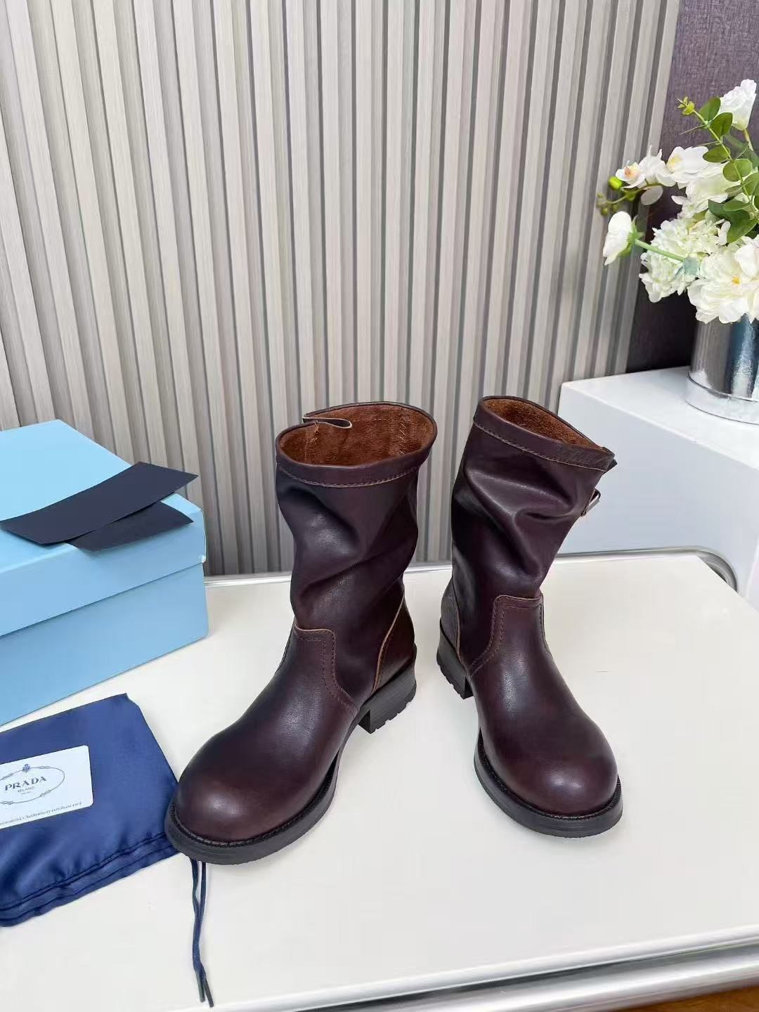 кожаные сапоги miu miu,женские сапоги,сапоги,сапоги кожаные женские,